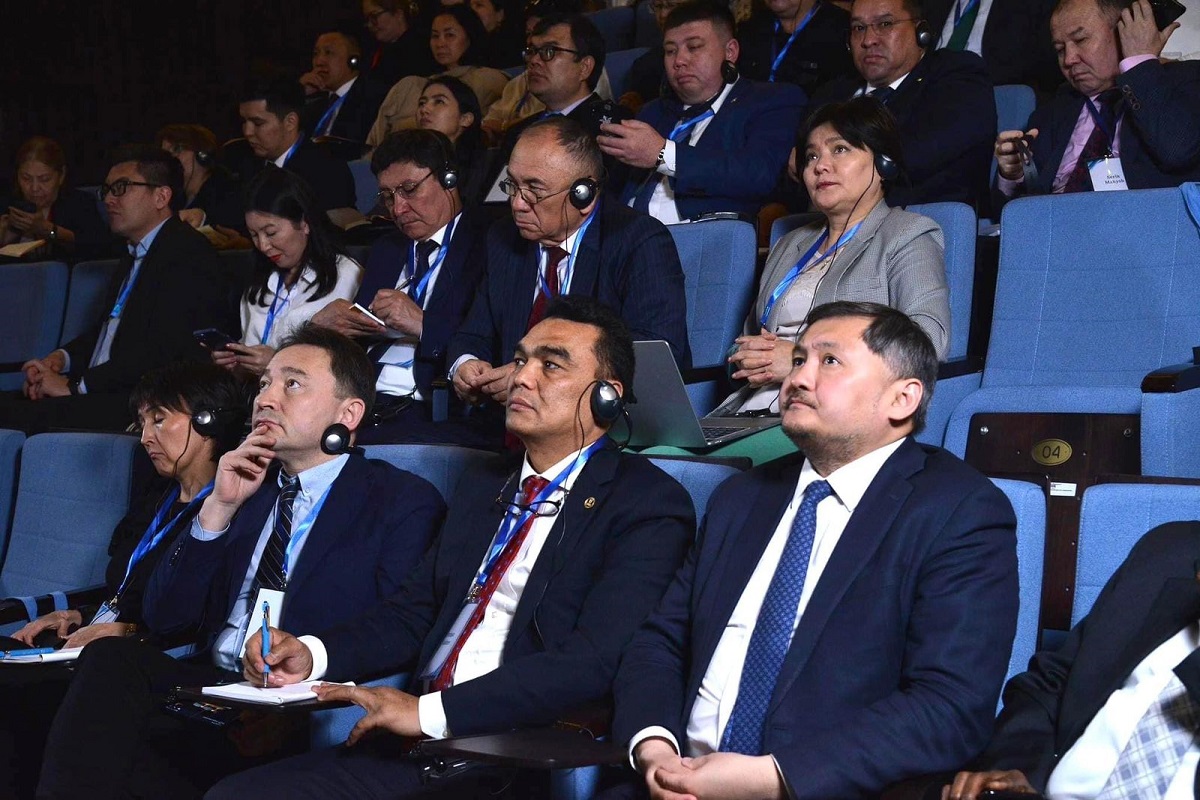 Елордада еліміздегі жоғары оқу орындарының басшыларына арналған оқу бағдарламасы басталды