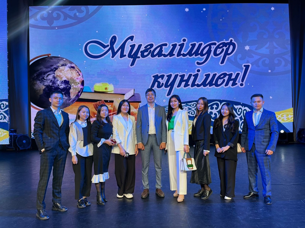 Ұстаз, саған бас июге рұқсат ет!