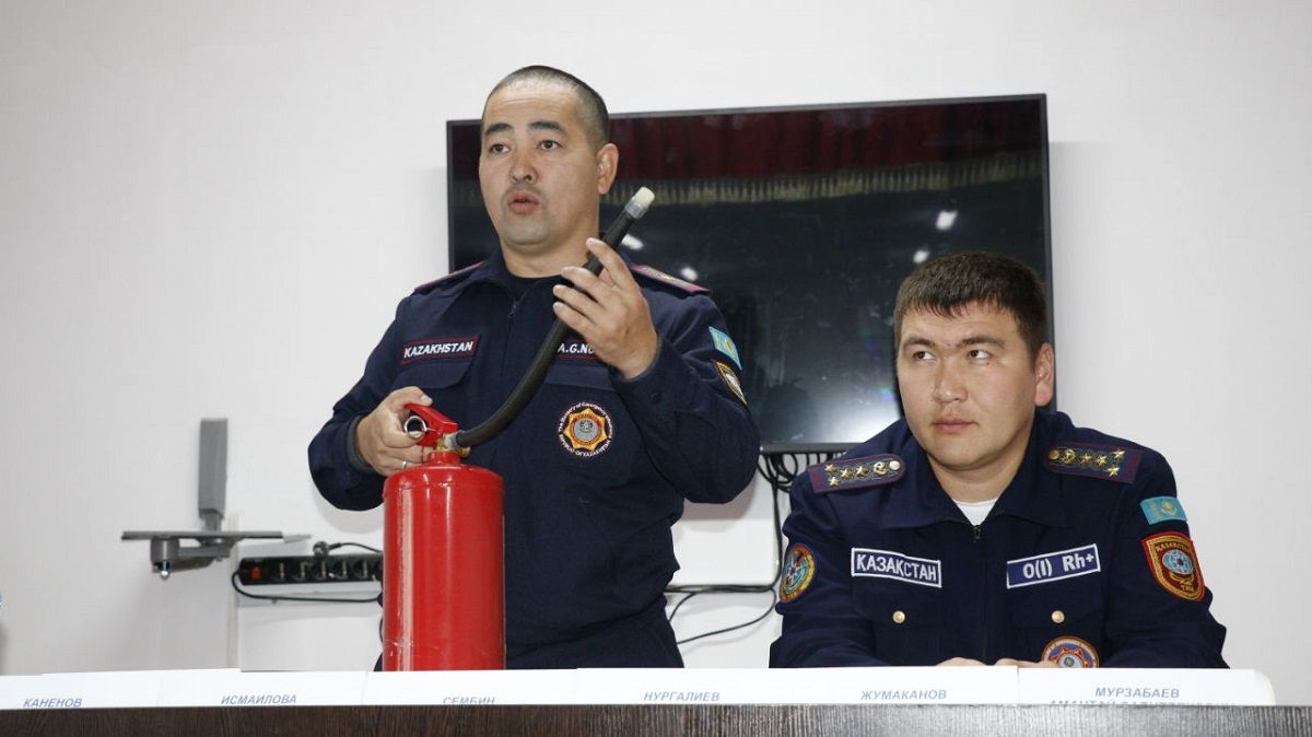 Студенттер үйінде техникалық қауіпсіздік ережелерін сақтау мақсатында дөңгелек үстел өтті